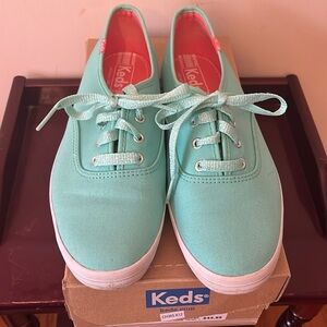 Keds Mint Green Size 8 with glitter laces in original box